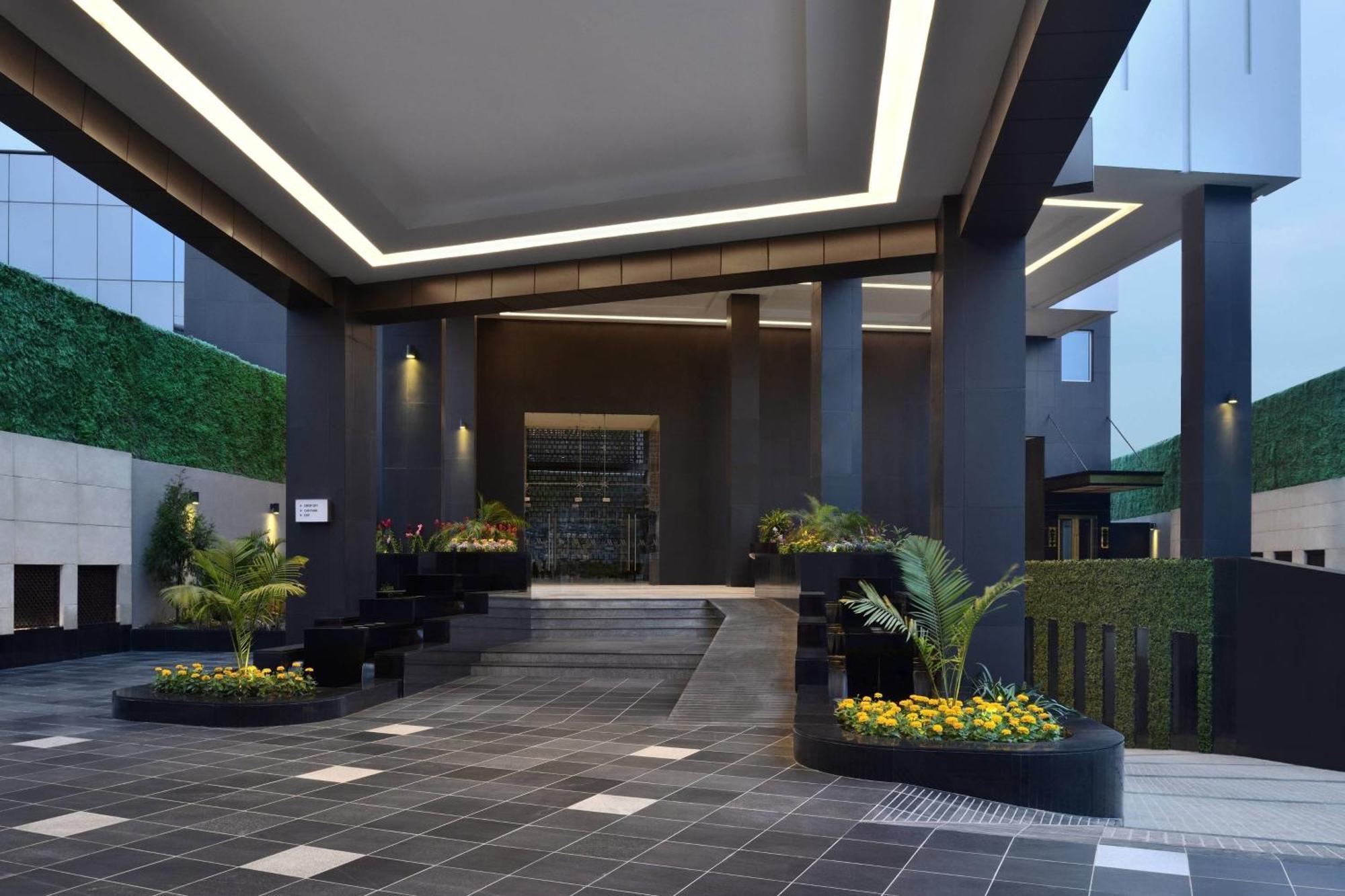 Kathmandu Marriott Hotel Exterior photo